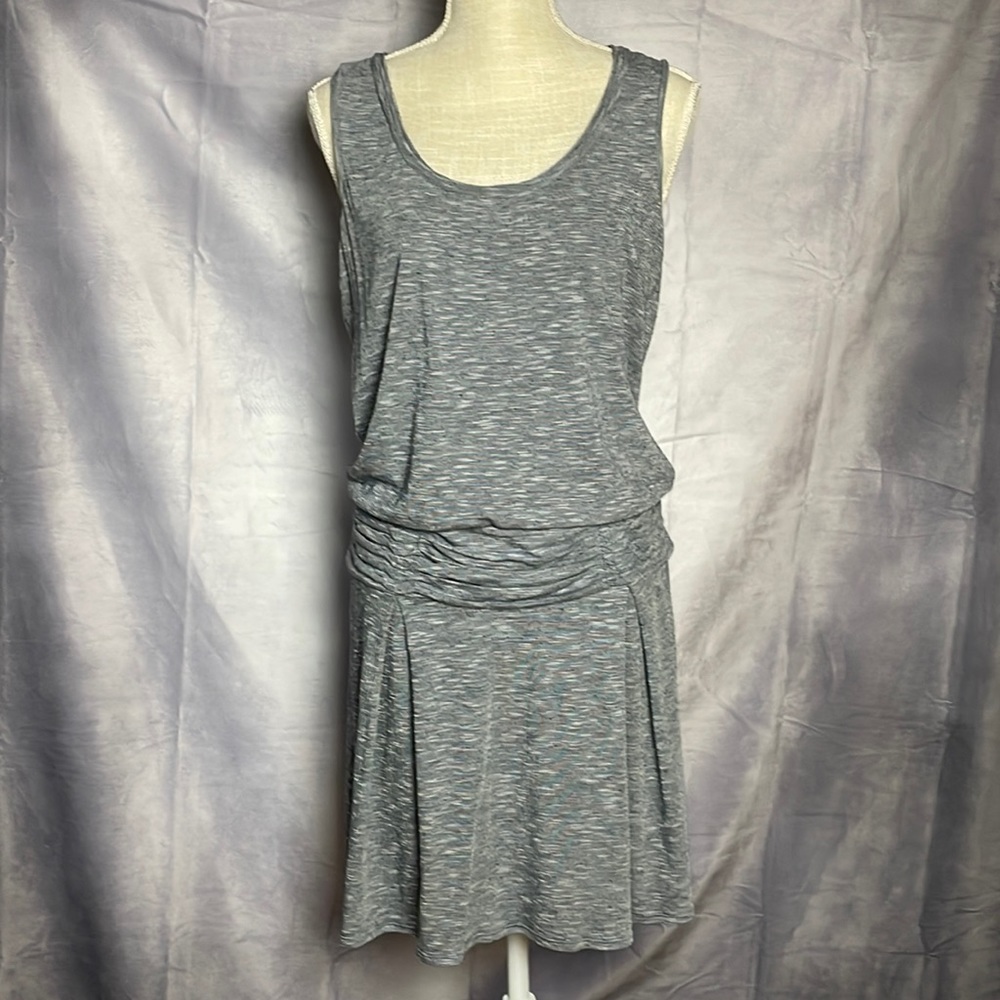 MAX STUDIO LIGHTWEIGHT SLEEVELESS KNIT DRESS ELASTICIZED DROP WAIST. SIZED M